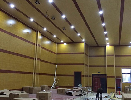 怎麽(me)去區分吸音闆是普通、環(huán)保、防火呢？