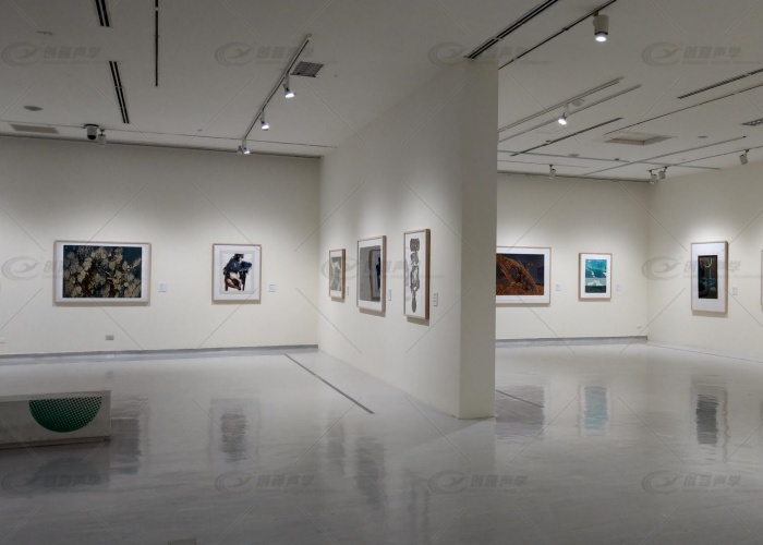 現代美術展覽館的吸聲背景牆