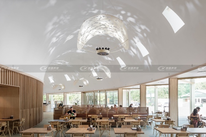 博物館安裝FDA弧形吸音闆改善休息區的聲學環境